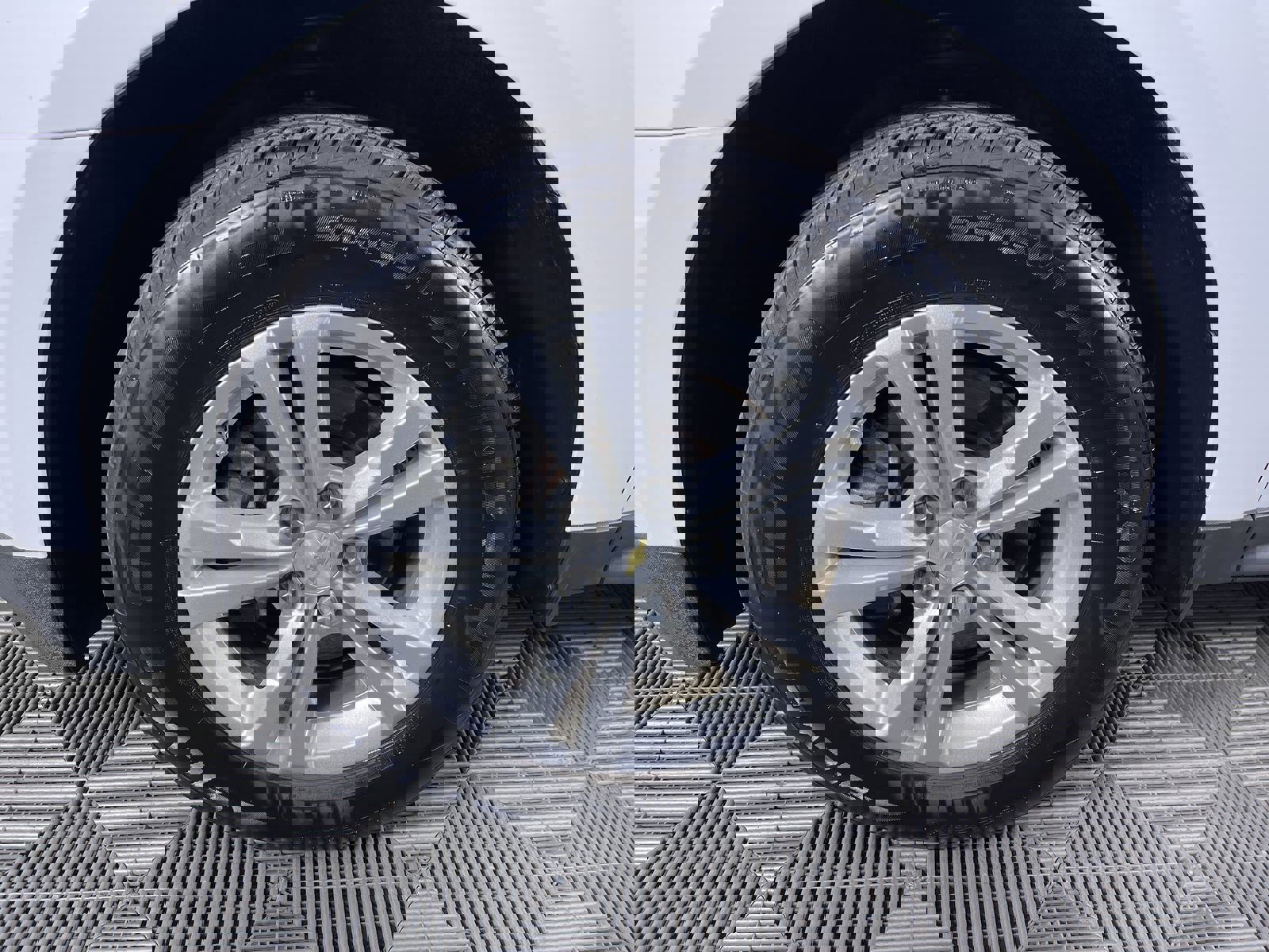 Used 2016 Chevrolet Equinox LT w/ Convenience Package image 23