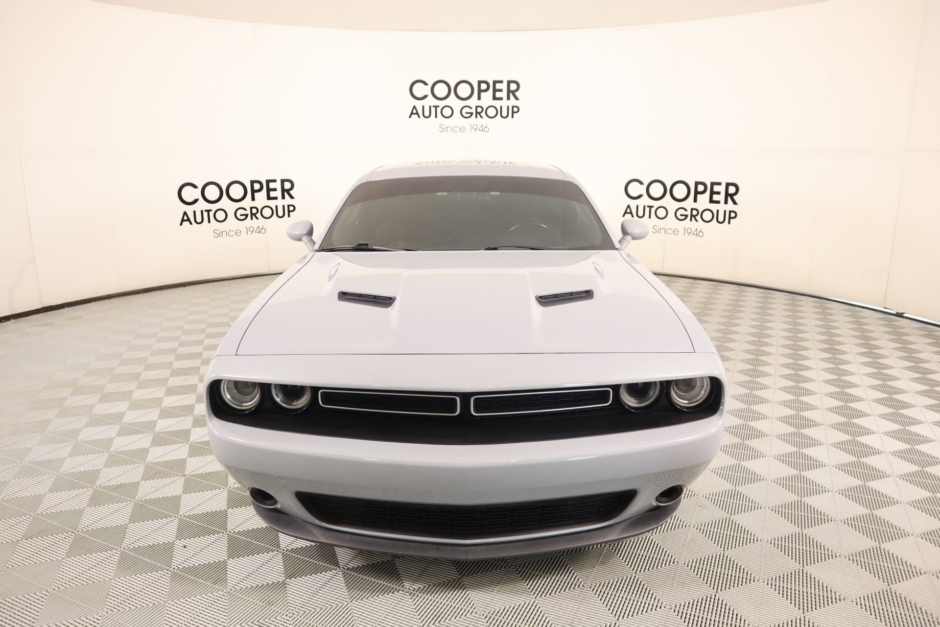 Used 2020 Dodge Challenger SXT image 8