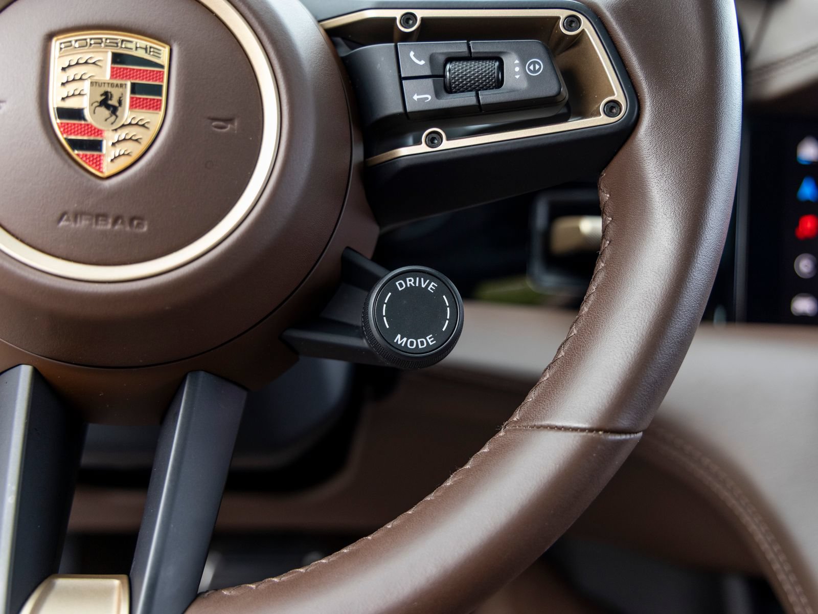Certified 2025 Porsche Taycan AWD/4WD image 39