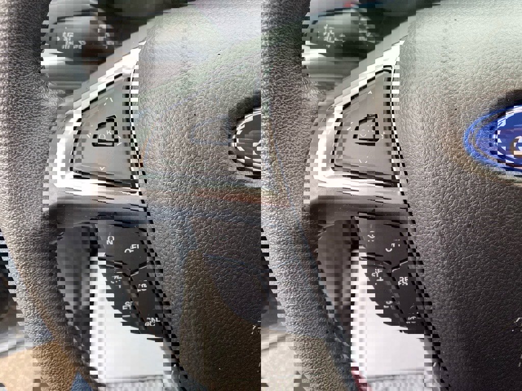 Used 2024 Ford Edge SEL w/ Convenience Package image 17