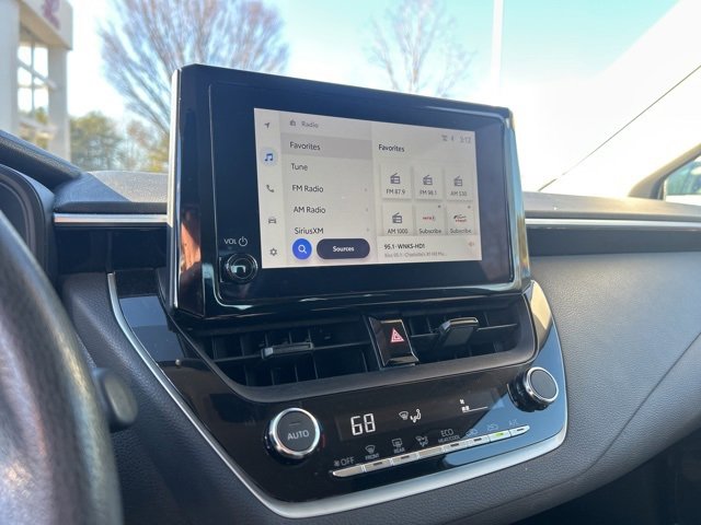 Used 2023 Toyota Corolla LE image 21