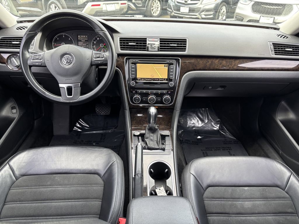 Used 2015 Volkswagen Passat TDI SEL Premium image 22