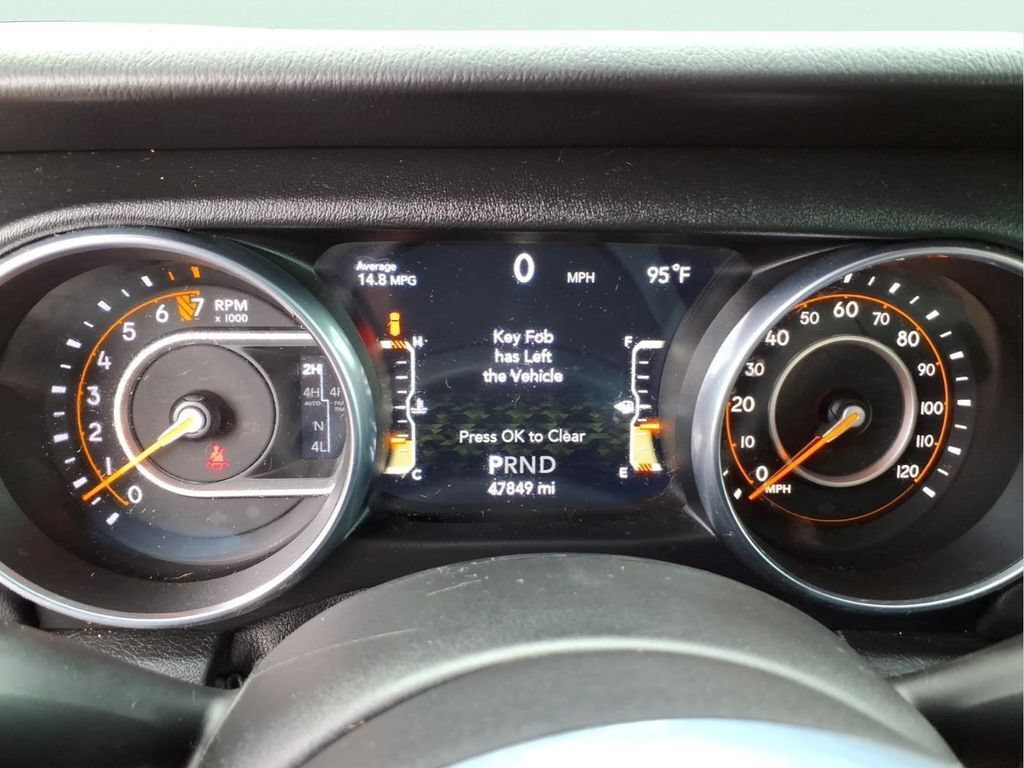 Used 2018 Jeep Wrangler Unlimited Sahara w/ Quick Order Package 24M Moab AWD/4WD image 21