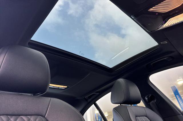 Used 2023 BMW 530i w/ Premium Package image 15