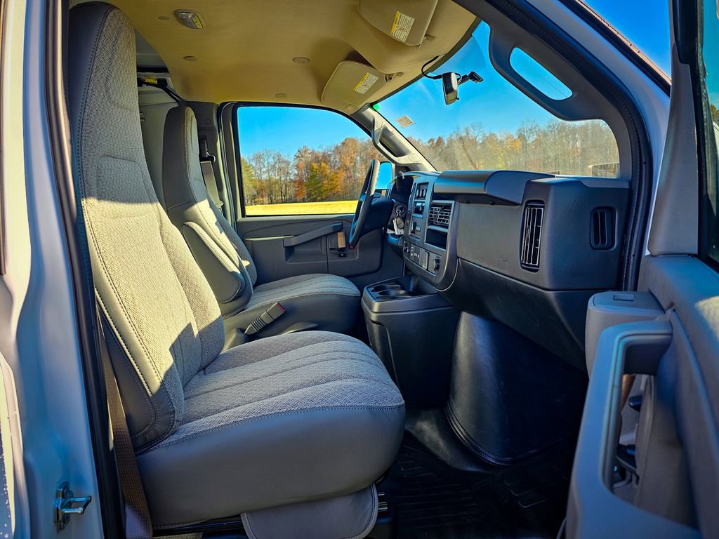 New 2025 GMC Savana 3500 Extended w/ Driver Convenience Package image 29