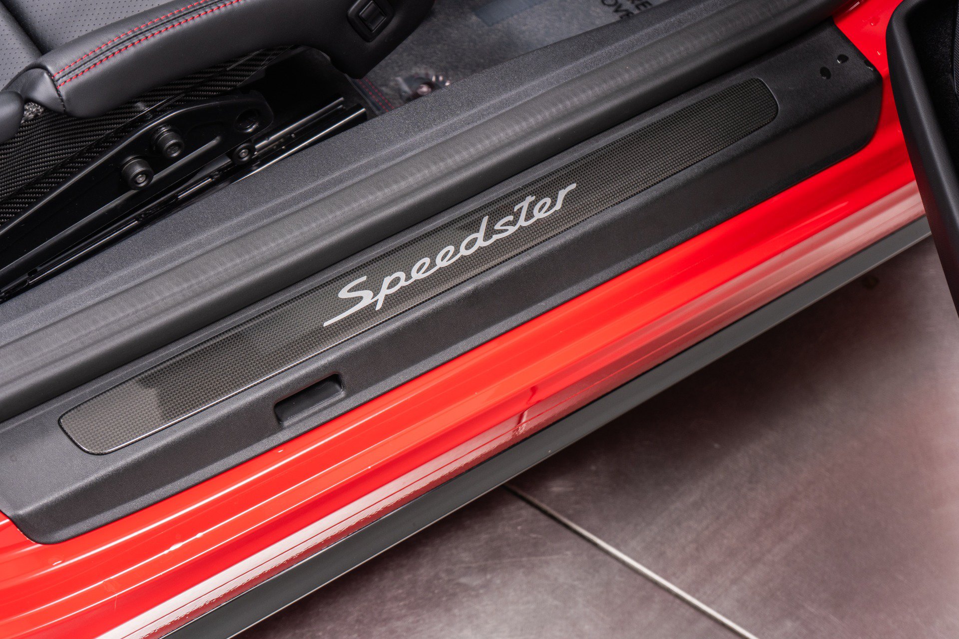 Used 2019 Porsche 911 Speedster RWD image 36