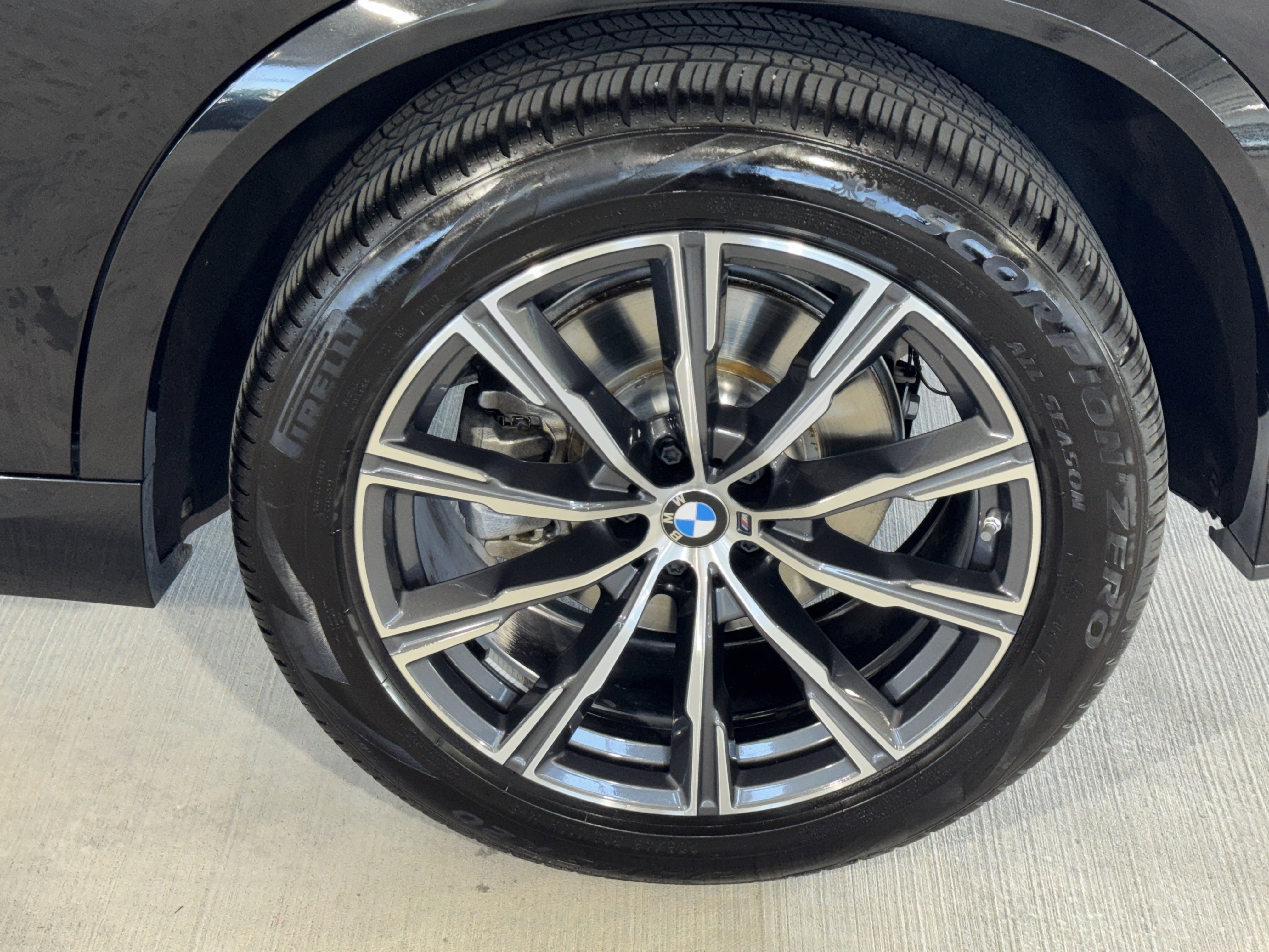 Certified 2025 BMW X5 xDrive40i w/ M Sport Package image 36