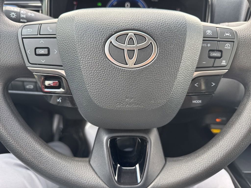 Used 2025 Toyota Camry LE FWD image 12