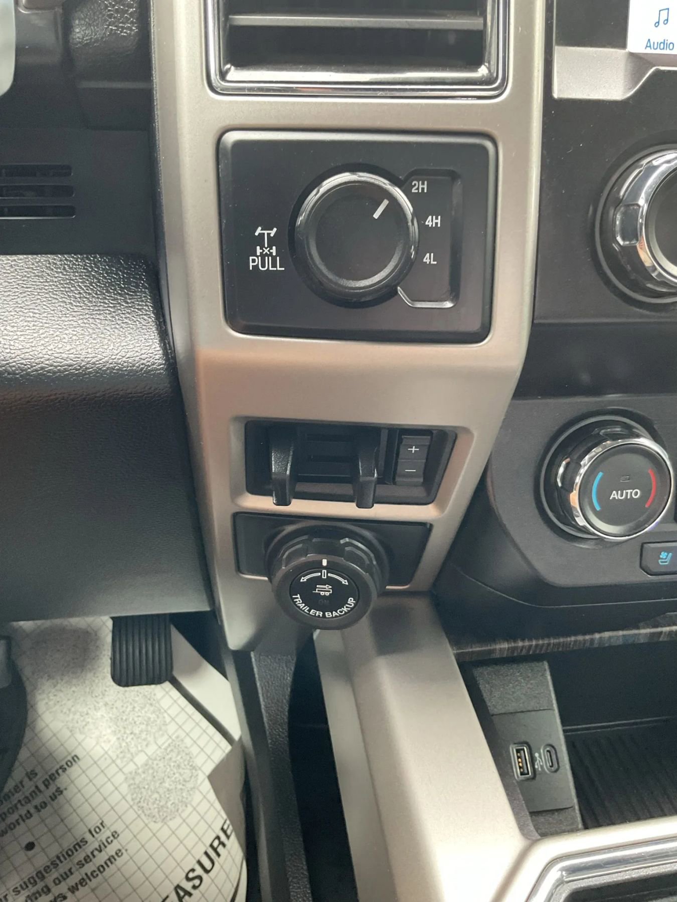 Used 2020 Ford F250 Lariat w/ Lariat Value Package image 30