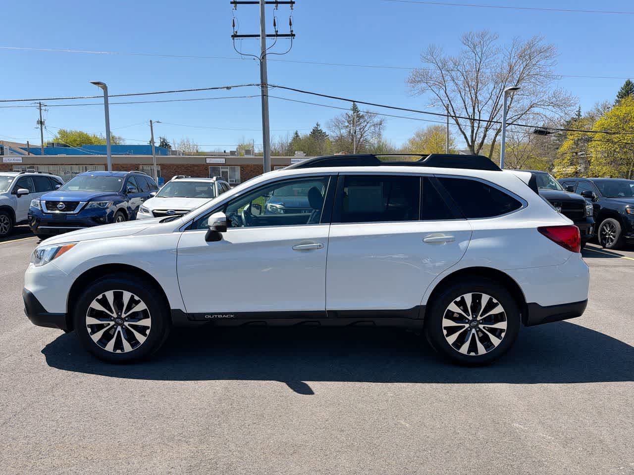 Used 2017 Subaru Outback 2.5i Limited AWD/4WD image 10