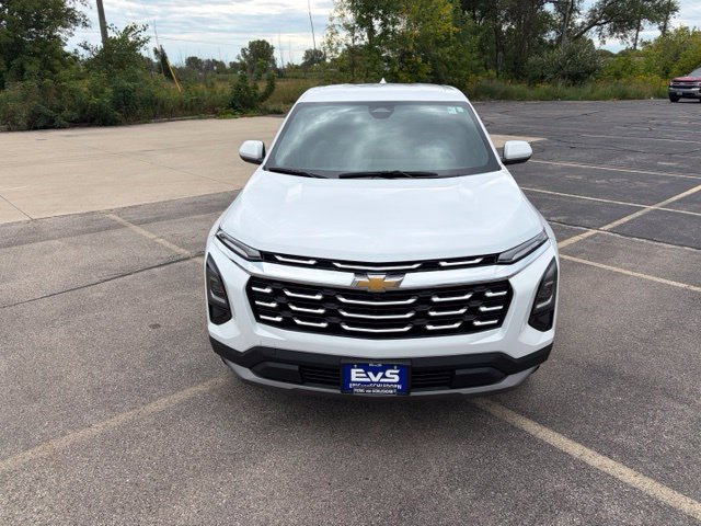 Used 2026 Chevrolet Equinox LT w/ Convenience Package II AWD/4WD image 2