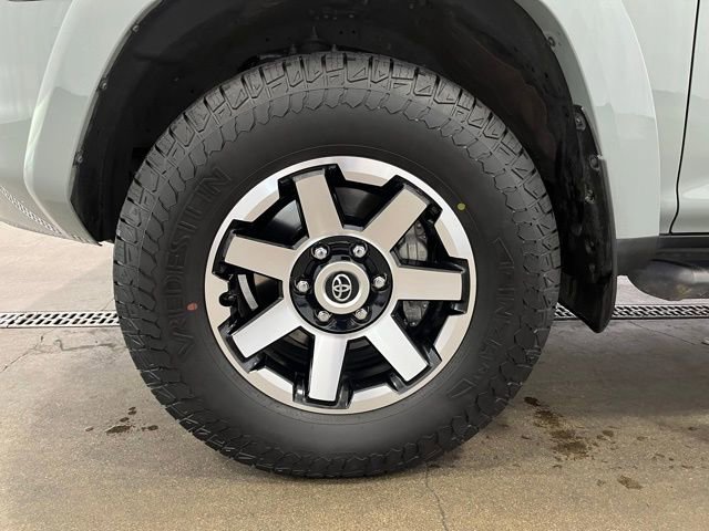 Certified 2023 Toyota 4Runner TRD Off-Road image 25