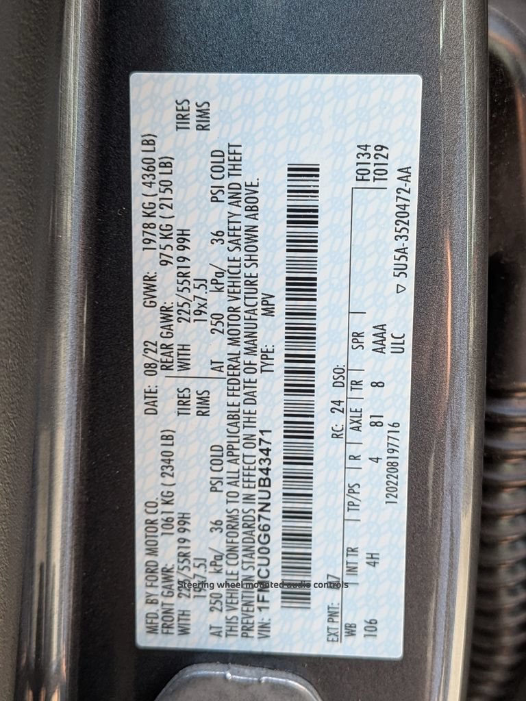 Used 2022 Ford Escape SE w/ SE Sport Appearance Package FWD image 32
