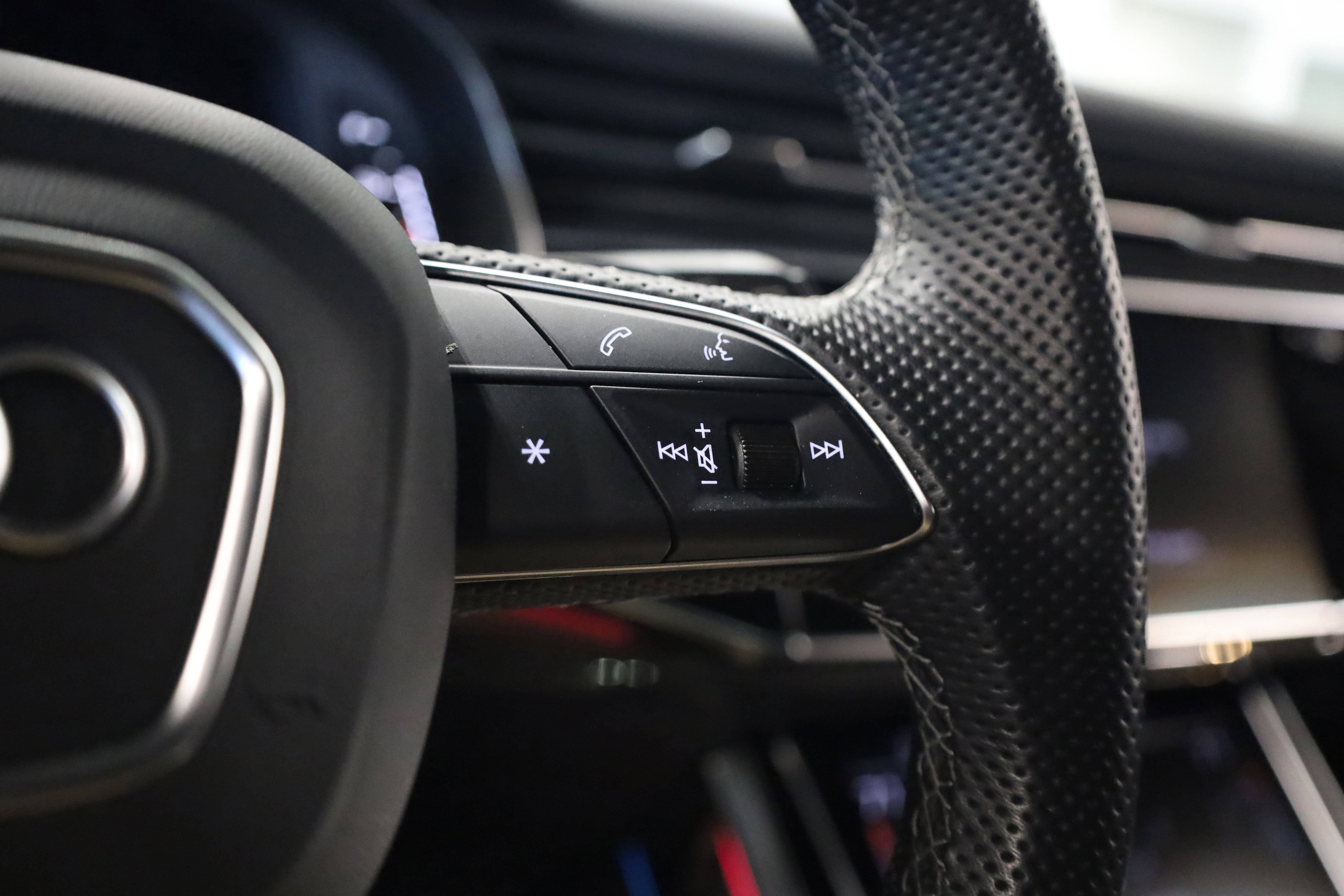 Used 2023 Audi SQ7 Prestige image 26