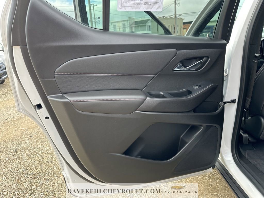 Used 2023 Chevrolet Traverse RS image 17