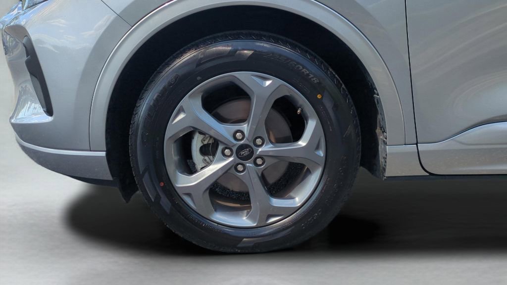 Used 2024 Ford Escape ST-Line w/ Cold Weather Package image 18