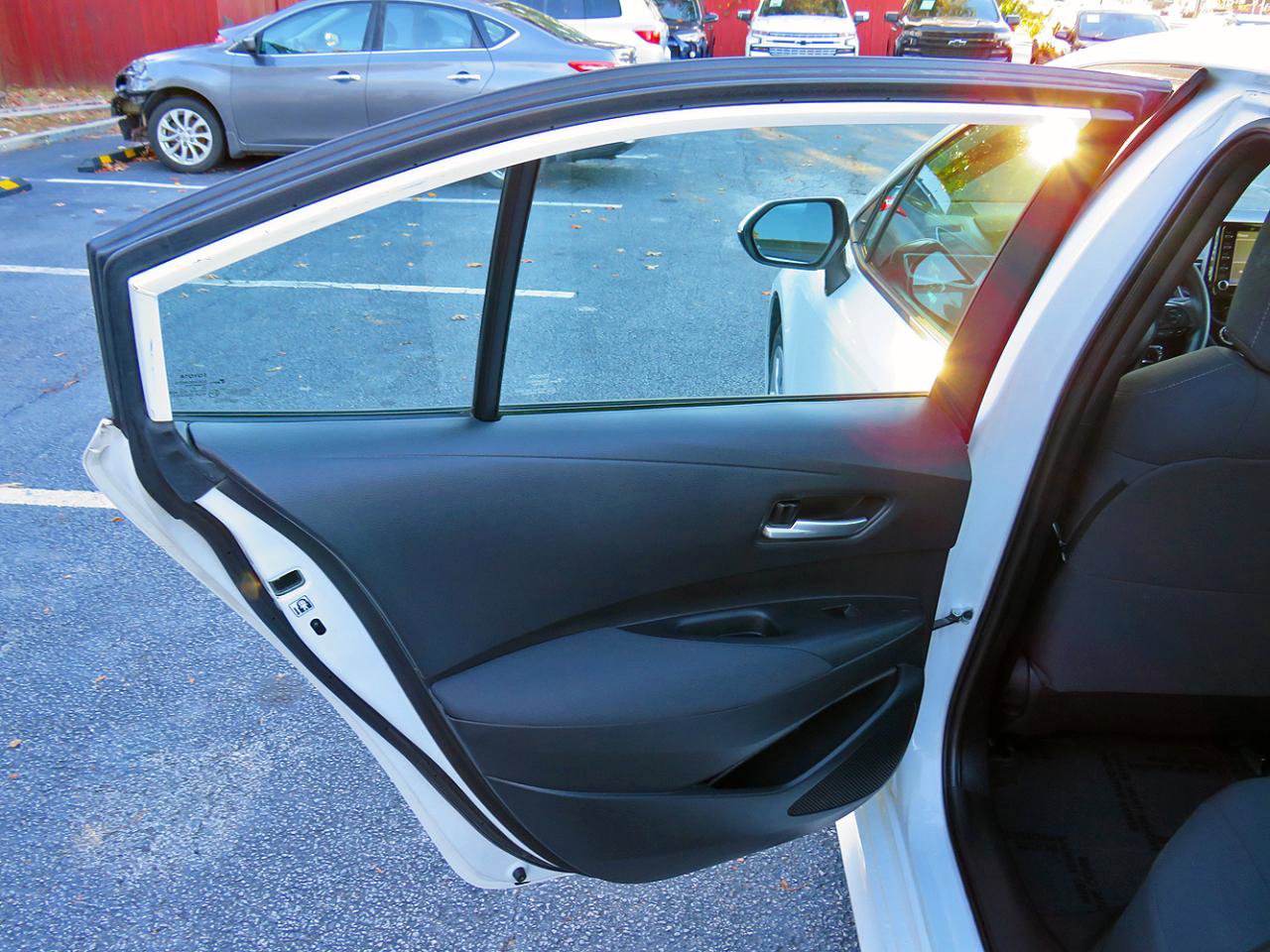 Used 2020 Toyota Corolla LE FWD image 27