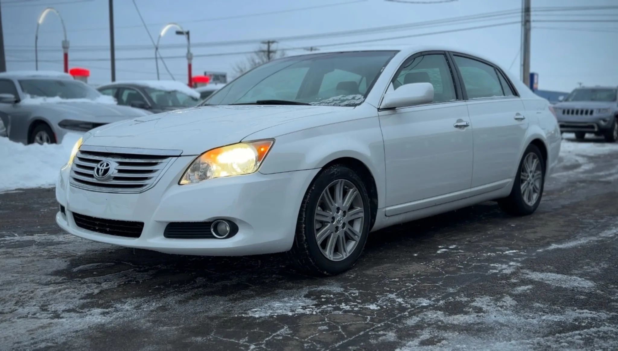 Used 2009 Toyota Avalon XL FWD image 5