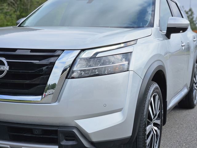 Certified 2024 Nissan Pathfinder Platinum w/ Cargo Package image 9