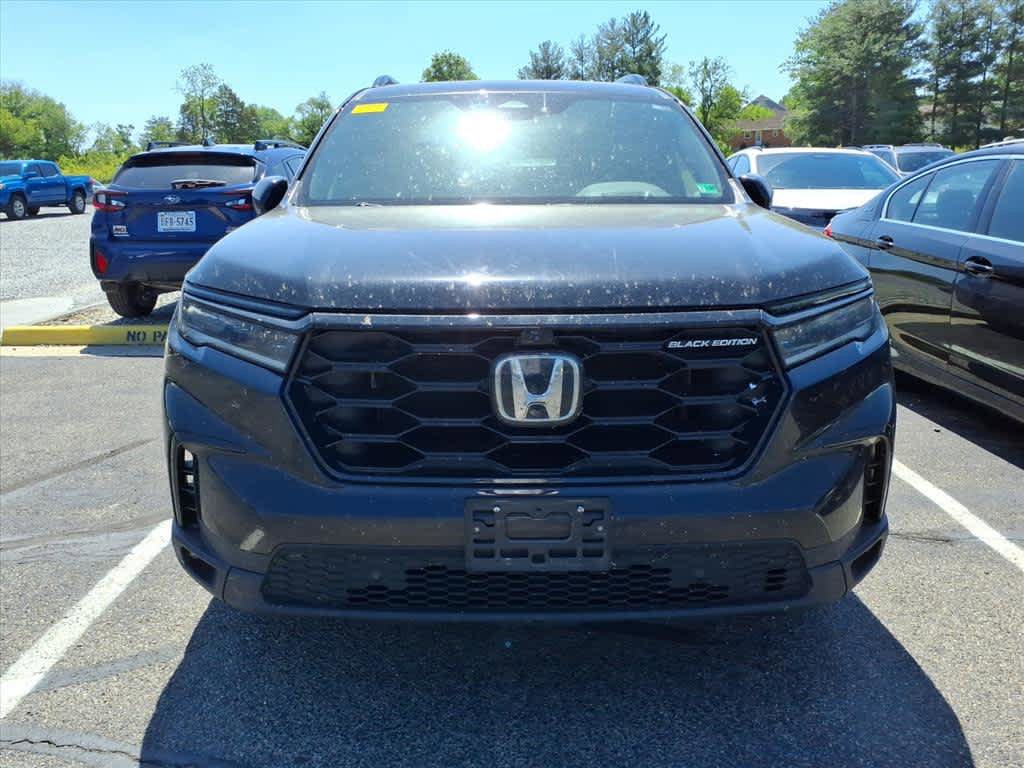 Certified 2025 Honda Pilot Black Edition image 7