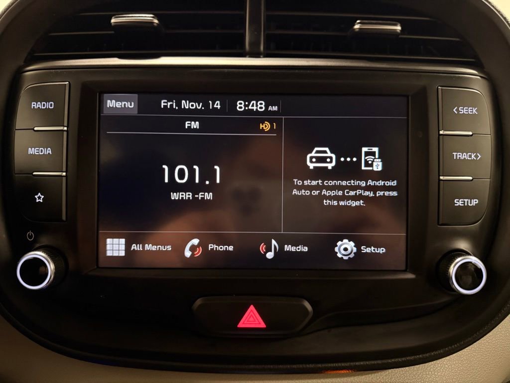 Used 2023 Kia Soul LX image 18