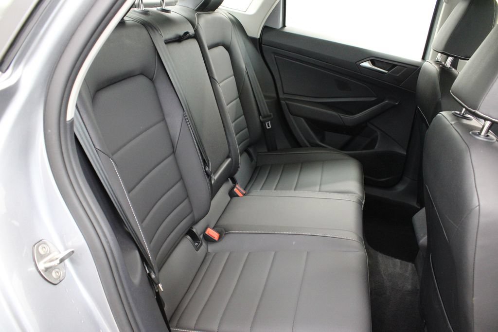 Used 2024 Volkswagen Jetta SE FWD image 21