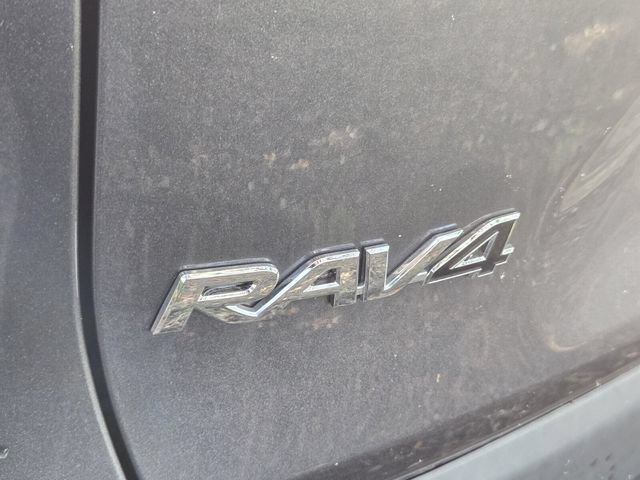 Used 2024 Toyota RAV4 LE AWD/4WD image 10