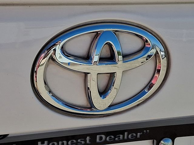 Used 2023 Toyota RAV4 LE AWD/4WD image 29