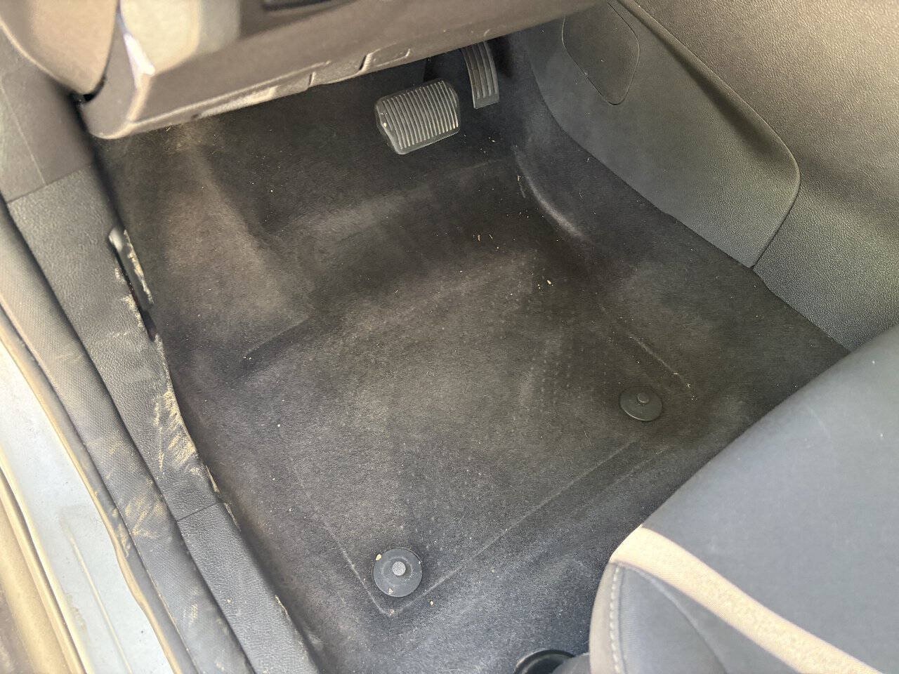 Used 2015 Ford Focus SE FWD image 27