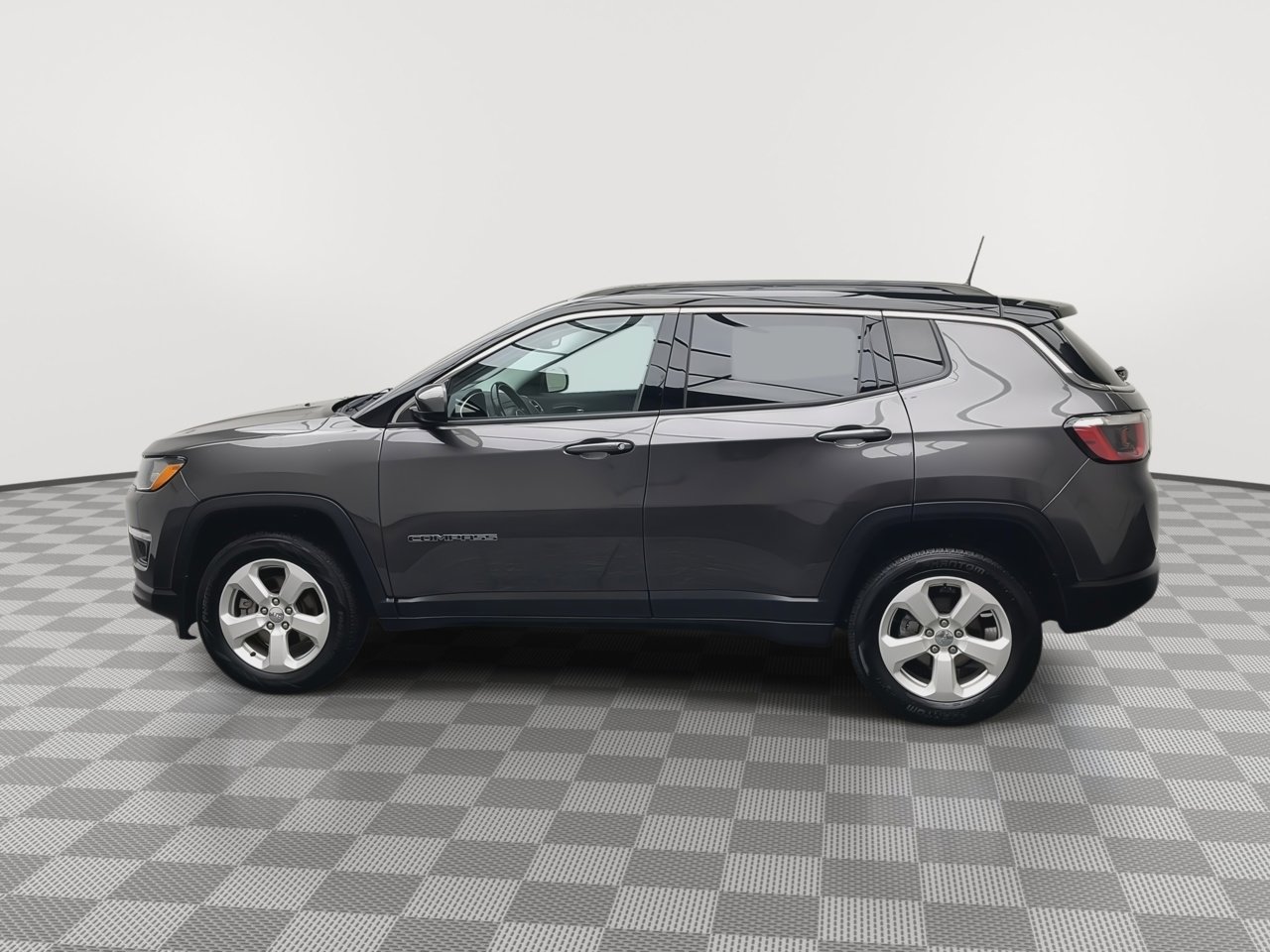 Used 2019 Jeep Compass Latitude AWD/4WD image 32