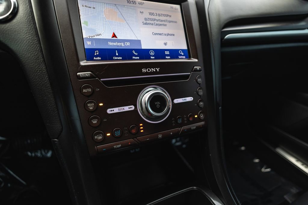 Used 2020 Ford Fusion Titanium image 7