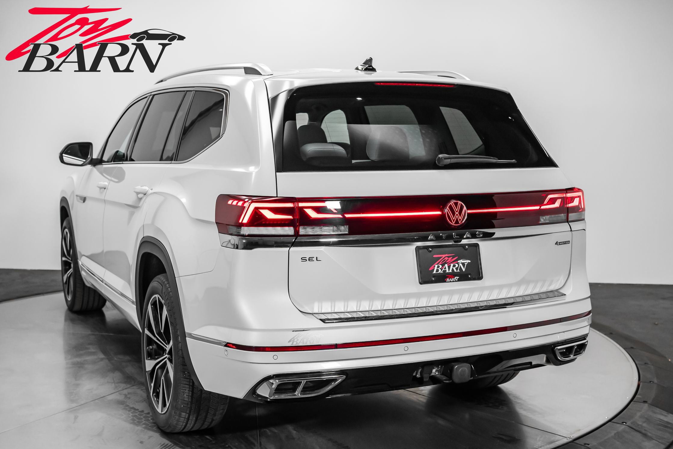 Used 2024 Volkswagen Atlas SEL Premium R-Line image 12