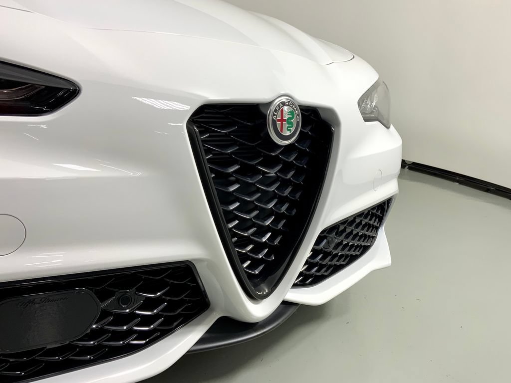 New 2026 Alfa Romeo Giulia AWD image 9