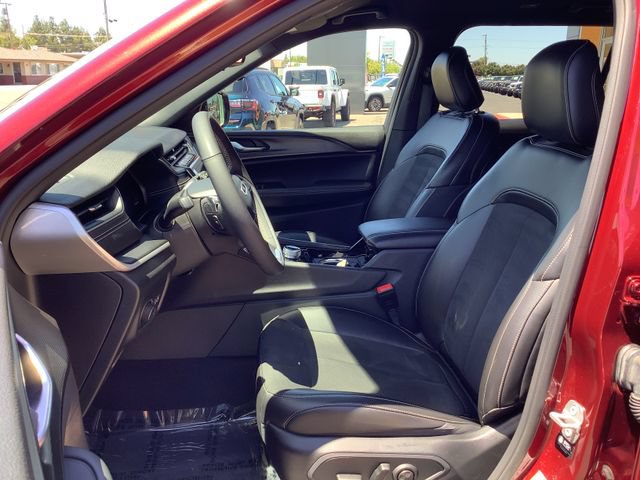 Used 2023 Jeep Grand Cherokee L Laredo AWD/4WD image 8