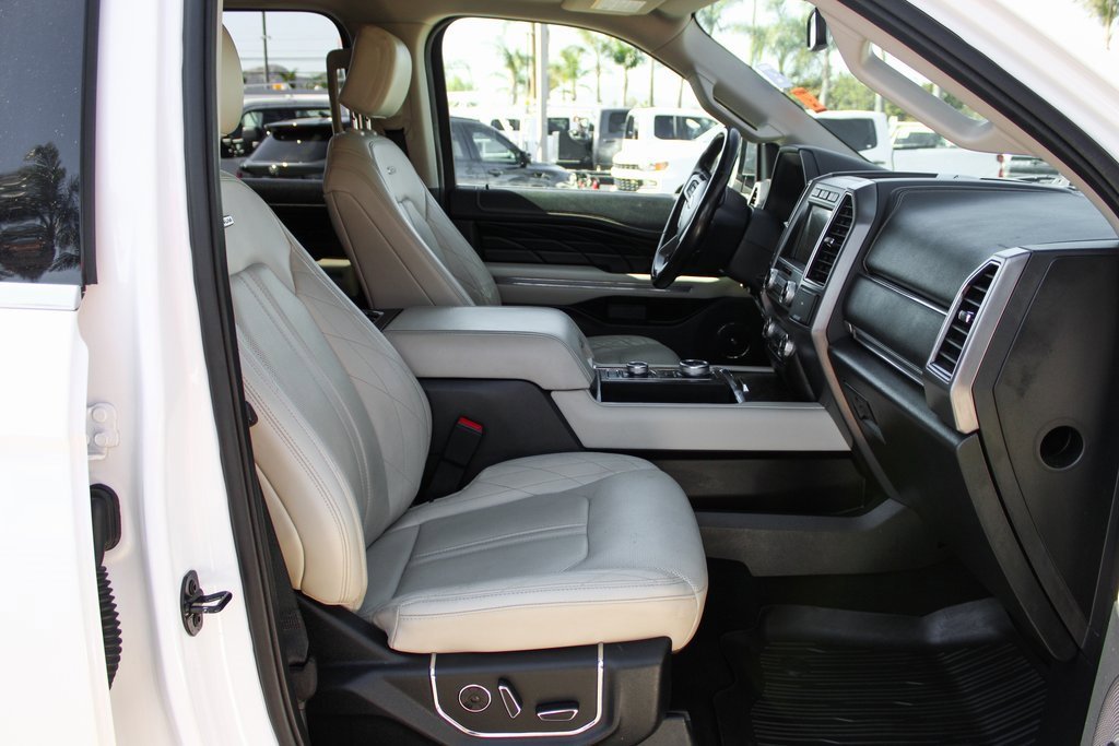 Used 2019 Ford Expedition Platinum image 39