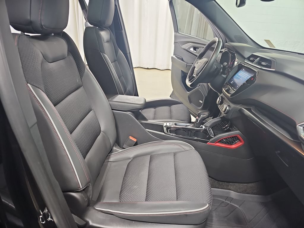 Certified 2023 Chevrolet TrailBlazer RS w/ Sun and Liftgate Package AWD/4WD image 13