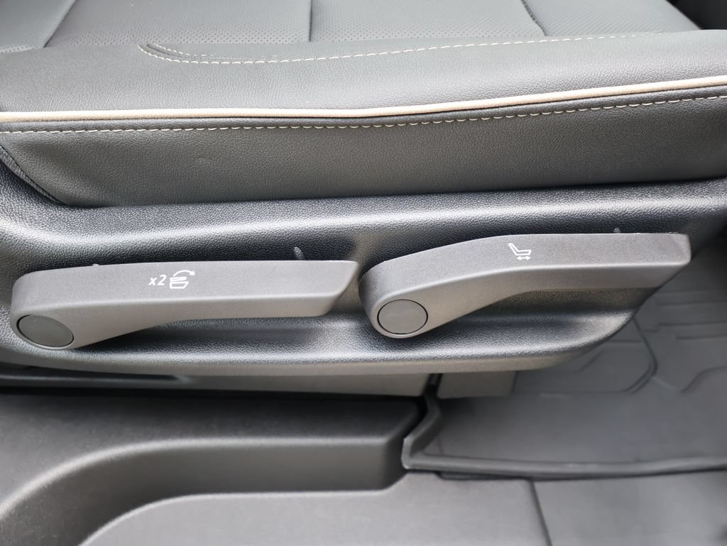 New 2026 GMC Yukon Elevation AWD/4WD image 42