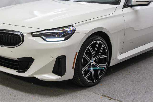 Used 2024 BMW 230i xDrive Coupe w/ Convenience Package AWD/4WD image 4