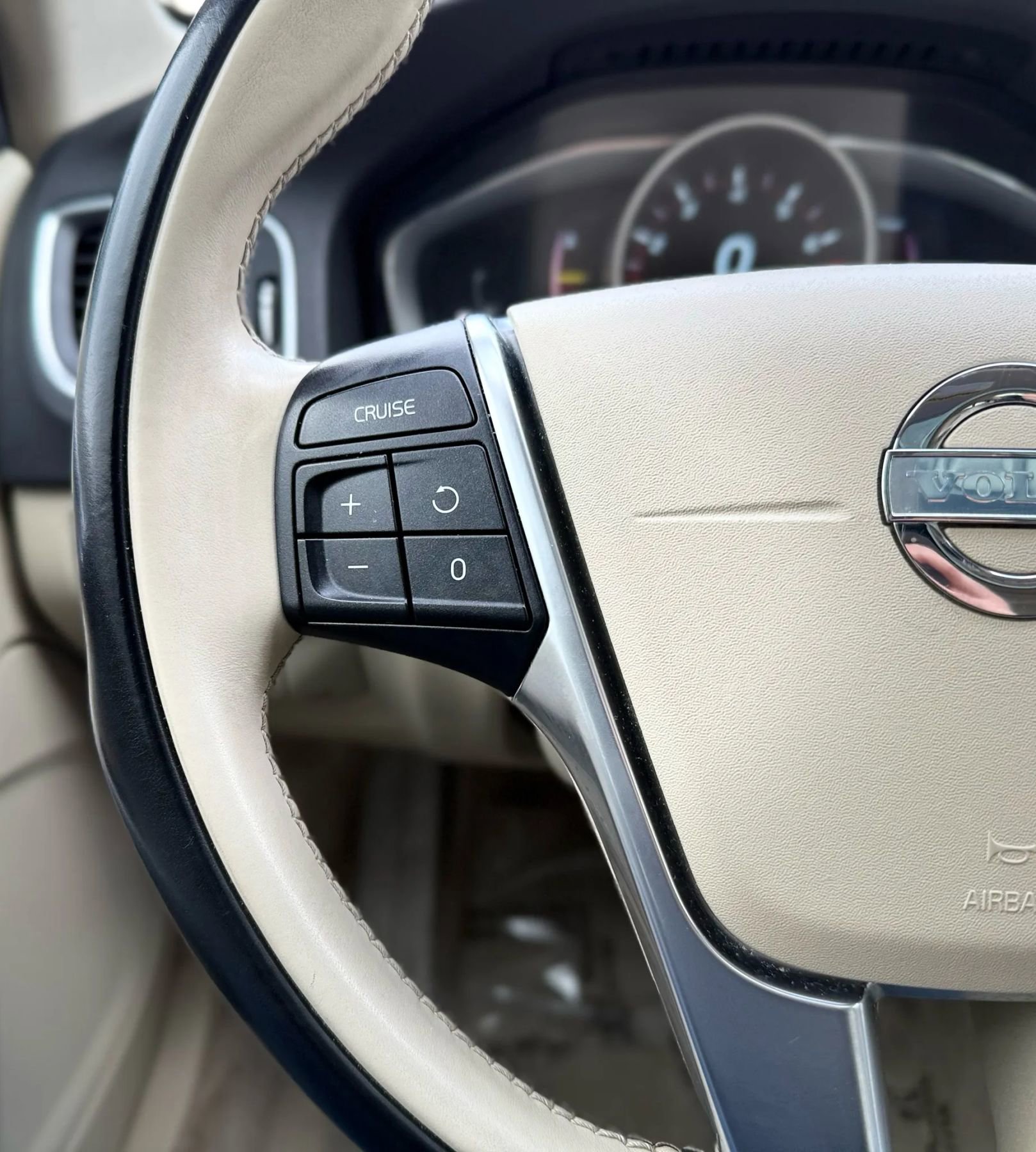 Used 2015 Volvo S60 T5 Premier image 14