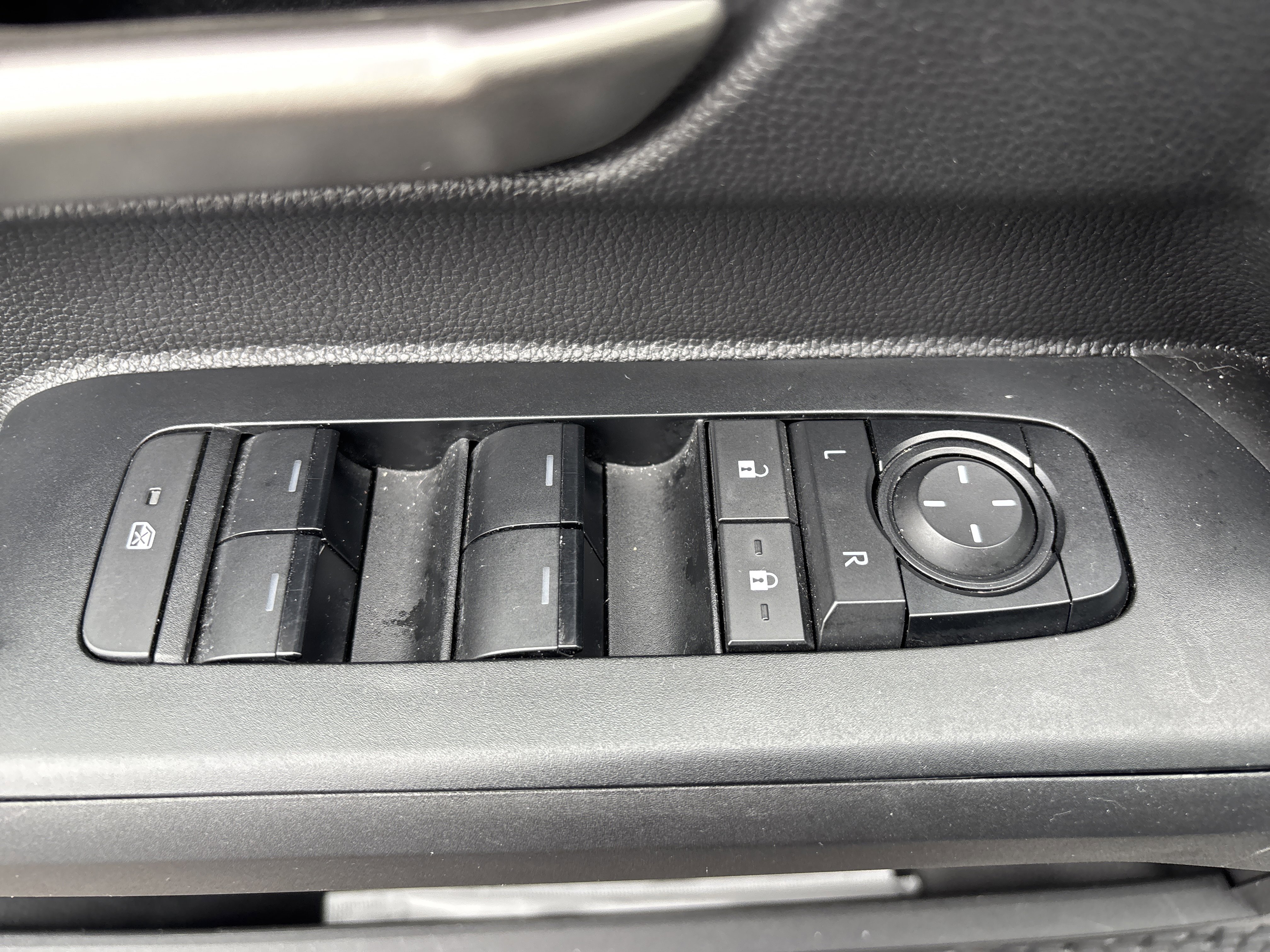 Certified 2024 Toyota Tacoma TRD Off-Road image 16