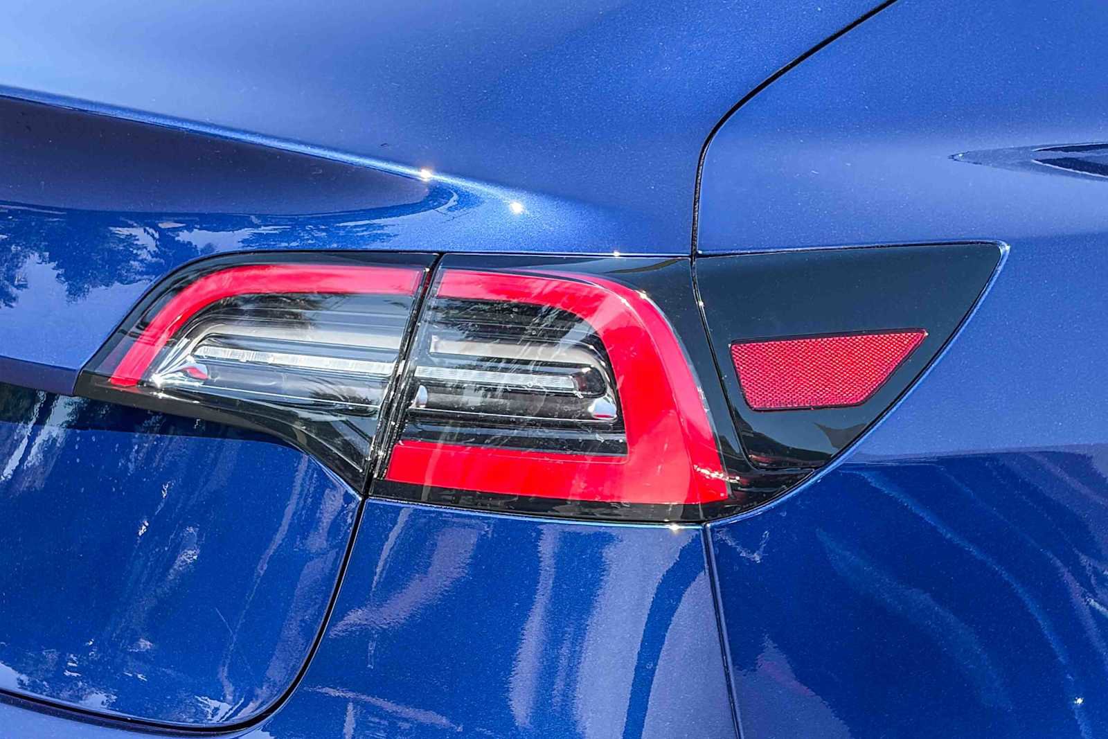 Used 2018 Tesla Model 3 Long Range image 8