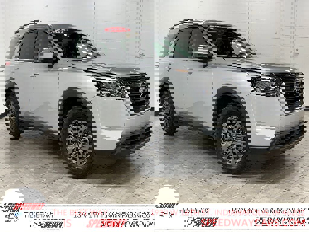 Used 2024 Nissan Pathfinder SV