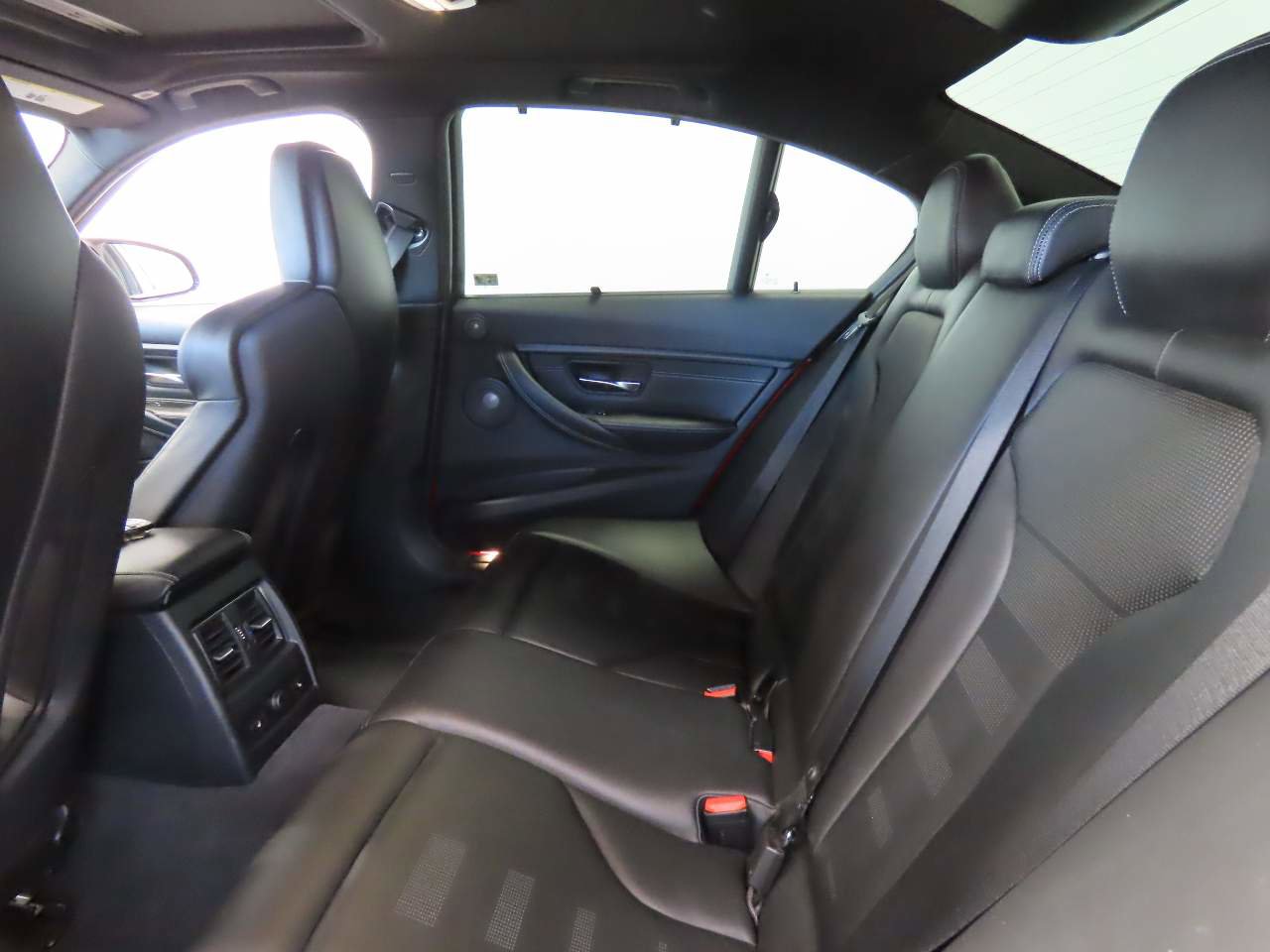 Used 2018 BMW M3 RWD image 17