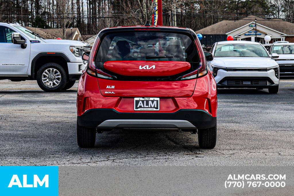 Used 2025 Kia Soul LX w/ LX Technology Package FWD image 12