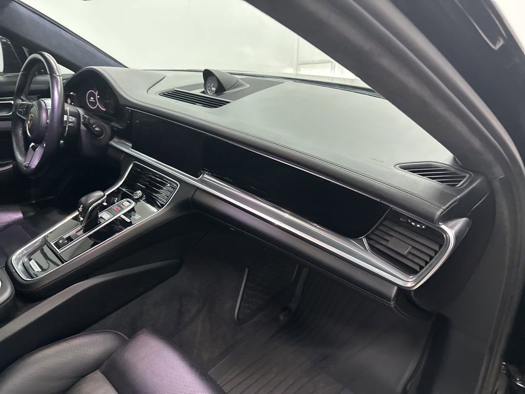 Used 2020 Porsche Panamera GTS w/ Premium Package Plus image 27