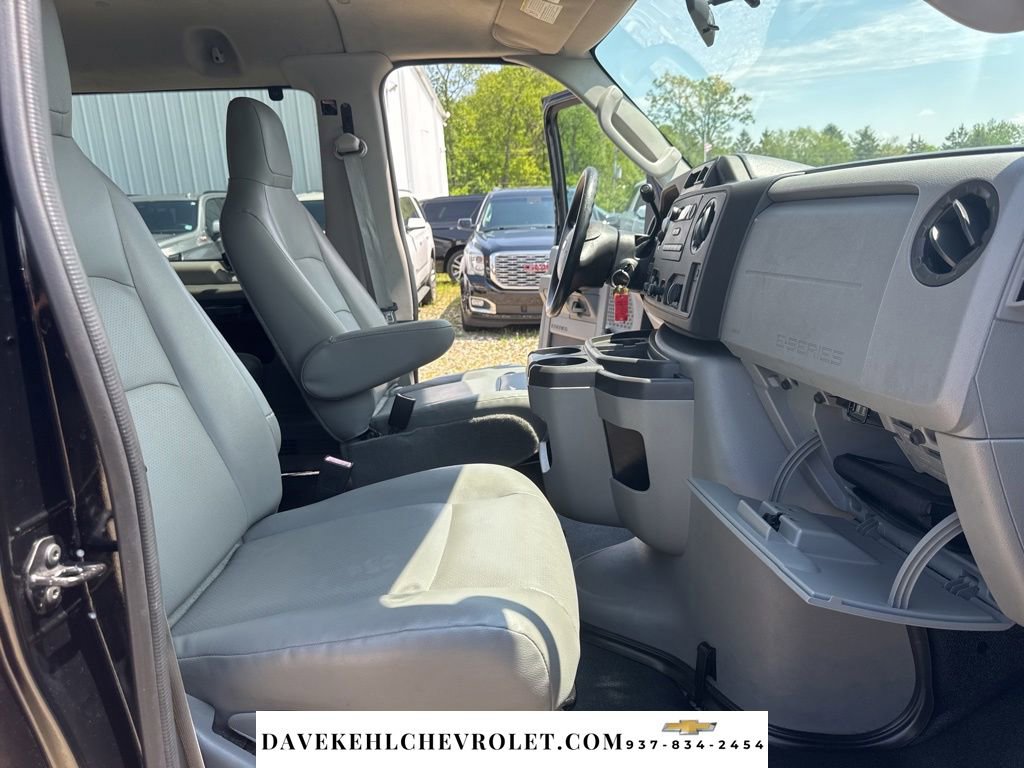 Used 2011 Ford E-150 and Econoline 150 Wagon RWD image 32