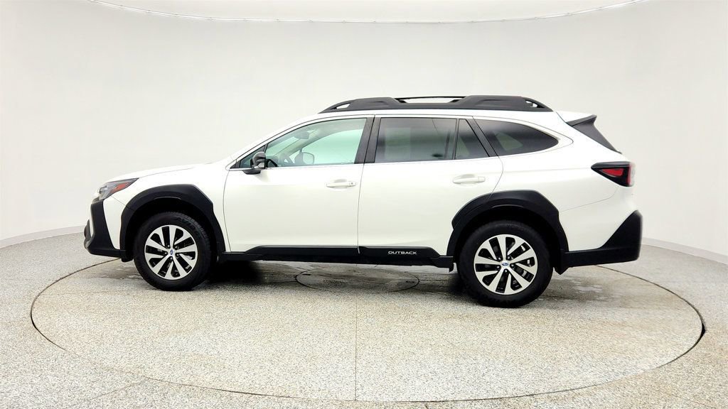 Used 2024 Subaru Outback Premium image 8