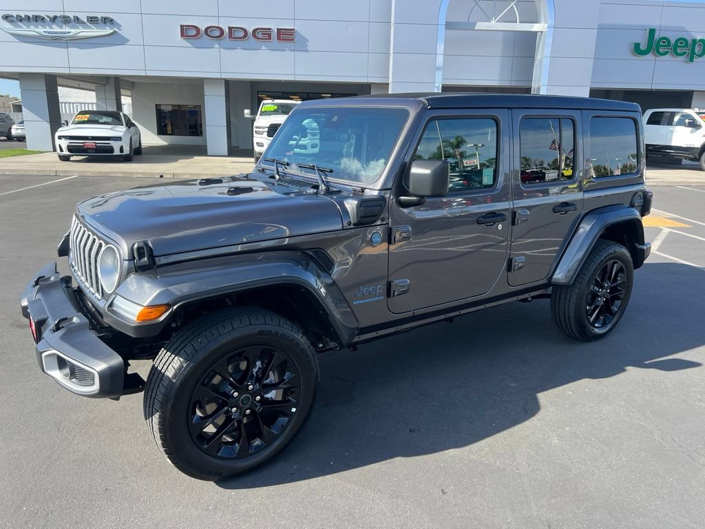 Used 2025 Jeep Wrangler Unlimited Sahara w/ Safety Group AWD/4WD image 2