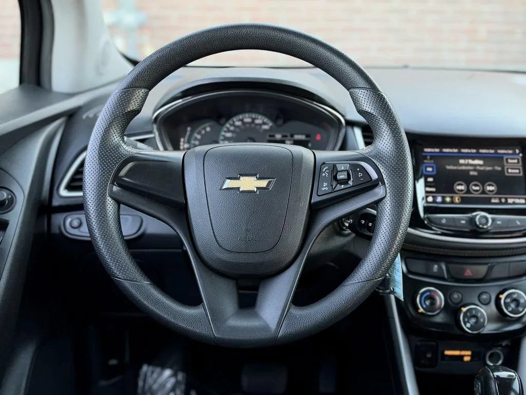 Used 2020 Chevrolet Trax LS FWD image 14