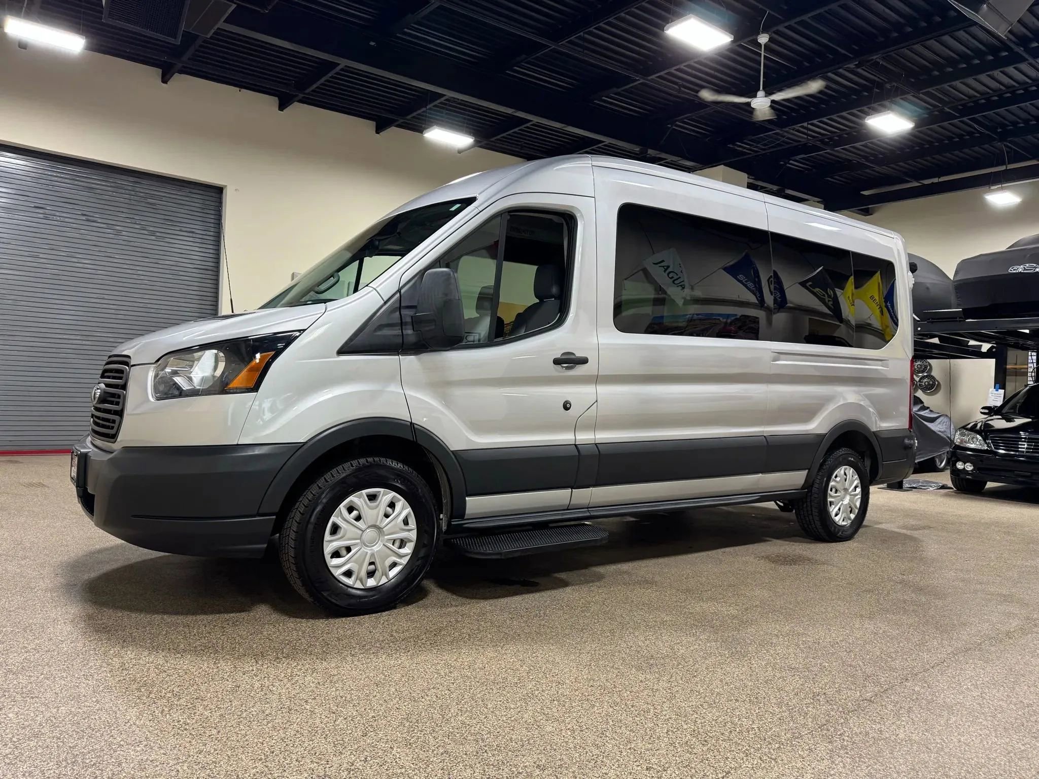 Used 2015 Ford Transit 250 148 Medium Roof RWD image 2